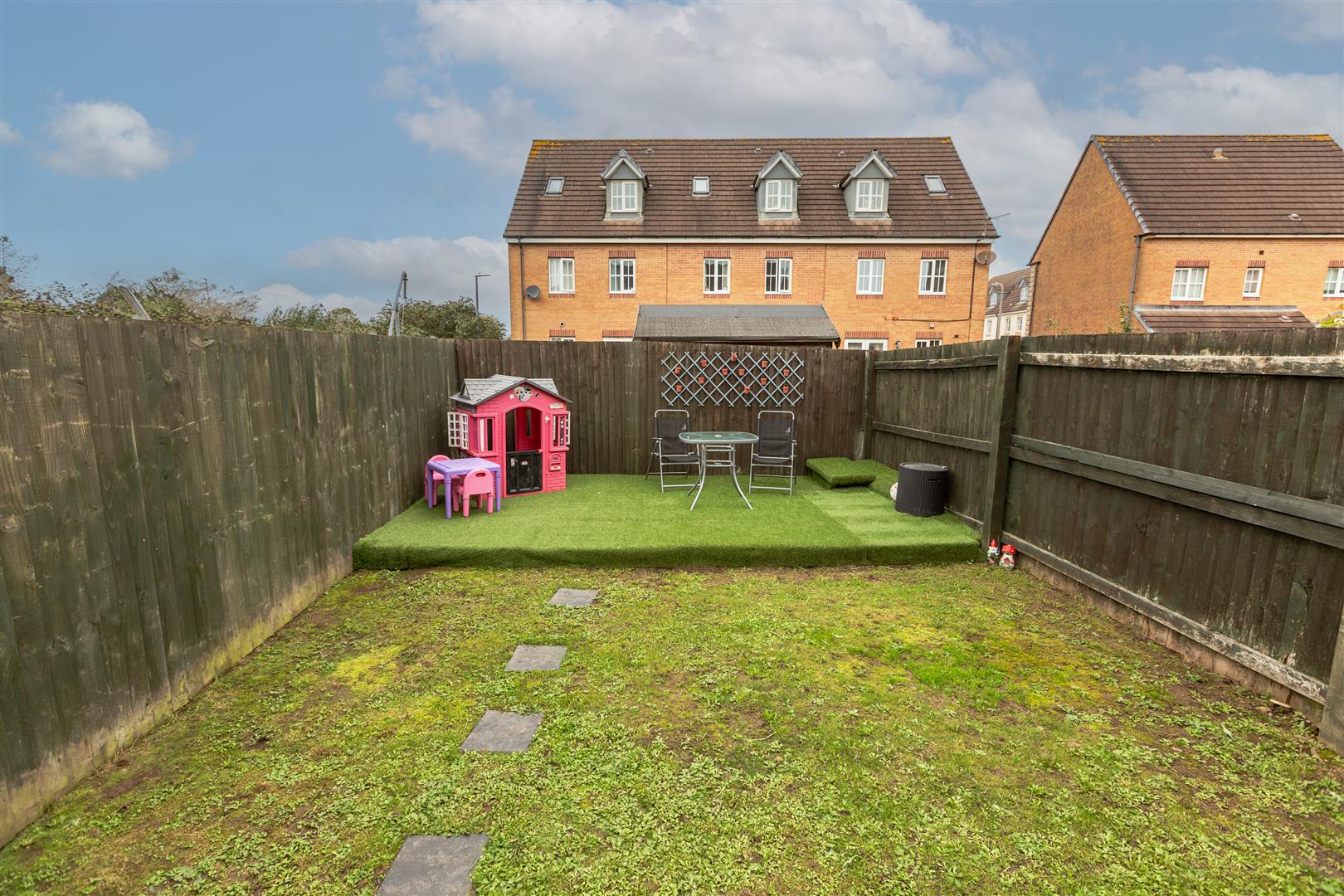 Ffordd Y Gamlas, Bynea, Llanelli, SA14 9AY